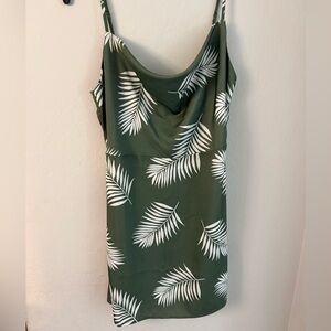 Forever 21 dress. Green palm tree print dress. Size M. Perfect for vacation.